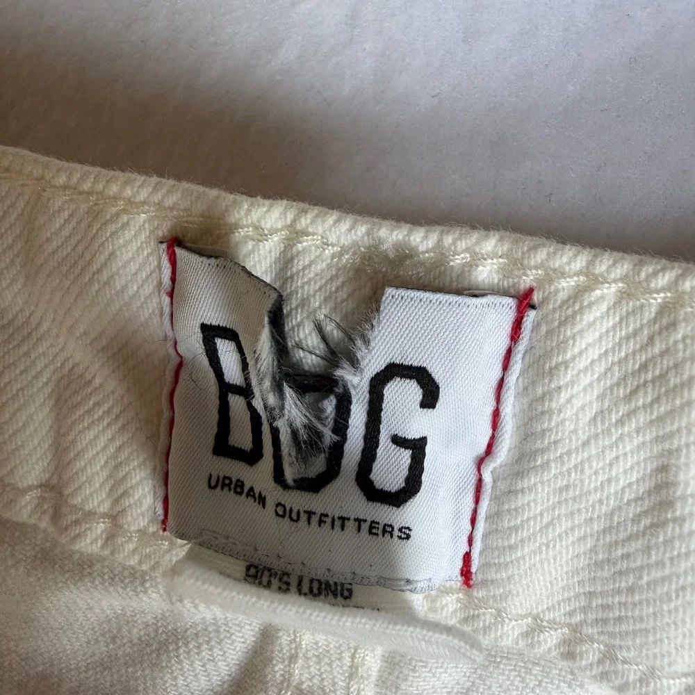 BDG Urban Outfitters 90s Long Inseam Short Cream Denim Womens Size 29 NWT